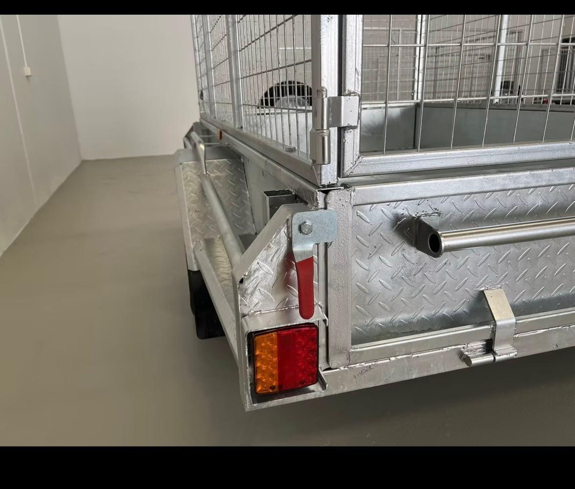 Rhino Trailers - Detail Rear